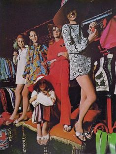 1970s Images, 70s Magazine, 60s Childhood, 70s Inspiration, 1970s Fashion Women, Dr Scholls Sandals, 1970 Fashion, 60s Girl, Patti Hansen