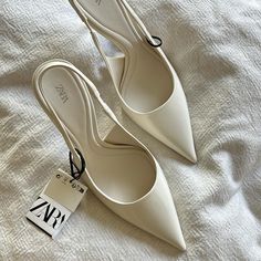 Want • Instagram Classy Wedding Heels, White Classy Heels, Woman Shopping, Brown Sandals Heels, Fancy Heels, Branded Shoes, Women Footwear