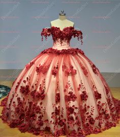 Red Quince Dress, Red Quinceanera Ideas, Vestidos Color Vino, Burgundy Quinceanera Dresses, Red Quinceanera Dress, Quinceanera Dresses Red