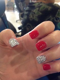 No Design Nails Ideas, Nail Designs Red Short Nails, Gel Manicure Ideas For Short Nails Red, Red With Glitter Acrylic Nails, Powder Dipped Nails With Designs, Red Nails With One Finger Design, Red And White Dip Powder Nails, Red Short Nails Christmas, Red Nails With One Glitter Nail