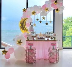 PARTY 💕💕💕💕💕 Bos Baby, Décoration Baby Shower, Idee Babyshower, Diy Baby Shower Decorations, Twinkle Twinkle Baby Shower, Moon Baby Shower, Garland Diy, Space Birthday Party