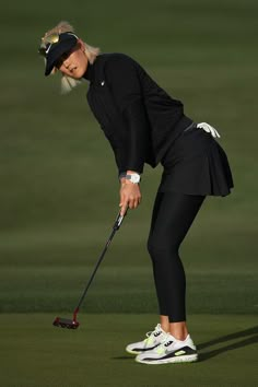 Ladies Golf Outfits Winter, Spring Golf Outfits Women, Golf Outfits Women Winter, Womens Golf Outfit Cold Weather, Women’s Golf, Womens Golf Attire, Trendy Golf Outfits Women, Golfing Outfits, Golf Fits