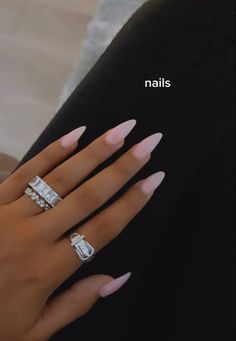 pink almond shape nails for girls Short Classy Nails, Minimal Nails, Simple Acrylic Nails, Classy Acrylic Nails, Sparkle Nails, Neutral Nails, Fire Nails, Classy Nails