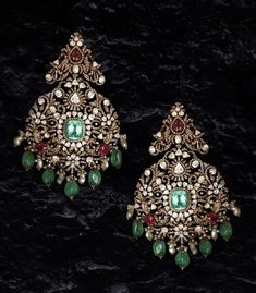 Uncut Earrings, Victoria Jewellery, Antique Necklace Gold, Beaded Wedding Jewelry, Marriage Jewellery, Hanging Earring, Diamond Pendant Jewelry, Bridal Diamond Necklace, Brocade Saree