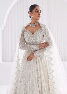 Bridal Lehenga Choli White Pakistani Wedding Dress White And Silver Lehenga Bridal, White Wedding Dress With Indian Jewelry, White Wedding Lengha, White Lehenga Bridal, White Pakistani Bridal Dress, White Pakistani Wedding Dress, Aria Outfits, White Wedding Lehenga, White Indian Wedding Dress