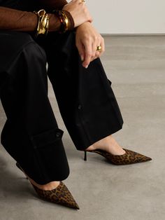 SAINT LAURENT's 'Barbara' pumps have exaggerated pointed toes and low-cut vamps that frame your foot so elegantly. They're made from leopard-print twill and set on 55mm heels for comfortable lift. Ysl Mules, Leopard Mules, Summer Style Guide, Leopard Shoes, Floral Dresses Short, Fall 24, Fashion Autumn