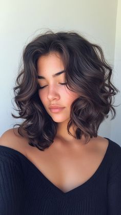 🌟 Pin now 👉 Explore the latest layered haircuts! Shoulder-length curly layers add texture and movement to your hair. They're perfect for adding volume without sacrificing length. Discover how this style can elevate your everyday look. Click to see more. #ShoulderLengthCurls #CurlyLayers #LayeredHairInspo #TrendyLayeredCuts #CurlyHairStyles Layered Hair Cuts, Shoulder Length Curls, My Haircut