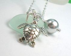 Beach Charm Necklace, Shell Projects, Turtle Sea, Beautiful Baubles, Sea Turtle Necklace, Turtle Jewelry, Necklaces Handmade, Glass Beach