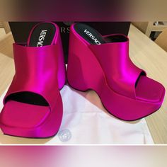 Versace Sabot In Fuchsia Satin Canvas And Platform. Perfect Brand New Never Been Worn. Full Inclusion.No Lower Offers Are Accepted, Thanks For Looking Luxury Pink Mules For Evening, Party Platform Clogs With Round Toe, Luxury Pink Wedge Heel Sandals, Luxury Pink Mules For Spring, Party Clogs With Synthetic Material, Designer High Heel Pink Mules, Designer Pink High Heel Mules, Party Platform Clogs With Closed Toe, Modern Pink High Heel Mules