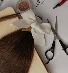 Hairstyling Aesthetic, Hair Salon Marketing, Curl Hair With Straightener, Wholesale Hair Extensions, Instagram Feed Layout, Hair Boutique, Hair Guide