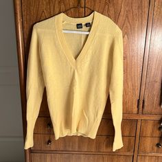 Nwot Women’s Sz Xs- Saks 5th Ave Cashmere V Neck Sweater Soft Yellow Soft Yellow, V Neck Sweater, Vneck Sweater, Saks Fifth, Saks Fifth Avenue, Neck Sweater, Cashmere, Sweaters For Women, V Neck