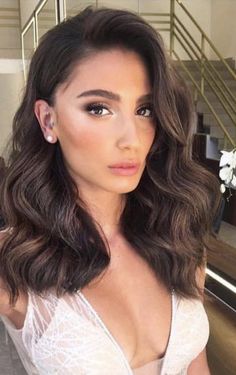 Big Waves Hair, Middle Length Hair, Curled Hairstyles For Medium Hair, Medium Length Curls, Bridal Hair Down, Wedding Hairstyles Medium Length, Wavy Hairstyles Medium