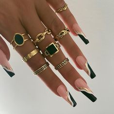 Green Nails Outfit, March Acrylic Nails Designs, Emareld Green Nails, Emerald Green Nails Acrylic Coffin, Green And Gold Nails Acrylic, Green Acrylic Nails Designs, 2000s Acrylic Nails, Elegant Green Nails, Green And Gold Nail Designs