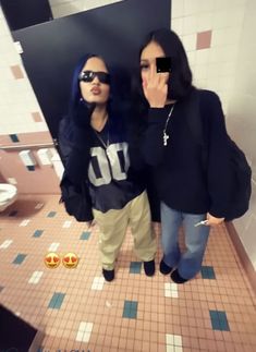 Gisela And Gio, Pro Club Fits, Black Af1, Chicana Style Outfits, Chicana Style, Best Friend Poses, Best Friend Outfits