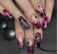 Baddie Gel Nails, Simple Coffin Nails Design, Simple Y2k Nails, Stiletto Nails Art Designs, Scene Nails, 2025 Goals, Duck Nails, Baddie Nails