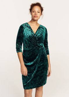 This velvet wrap dress is a holiday season staple! Colorful Fall Outfits, Belted Denim Dress, Satin Shirt Dress, Velvet Wrap Dress, Plus Size Cocktail Dresses, Stripped Dress, Midi Ruffle Dress, Floral Shirt Dress, Belted Shirt Dress