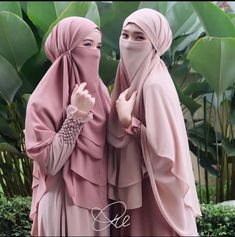 Material: premium diamond ceruty The characteristics of the material are cool, not see through, smooth, not easily wrinkled. hijab details:  - niqab two layers  - there is a rope to tie the back of the head  - a set including hijab and niqab  size details:  - front length: 93 cm  - back length: 112 cm  - weight: 350 grams Hijab And Niqab, Niqab Aesthetic, Mode Niqab, Makeup Hijab, Niqab Fashion, Head Coverings, Hijab Niqab, Tutorial Hijab, Instant Hijab