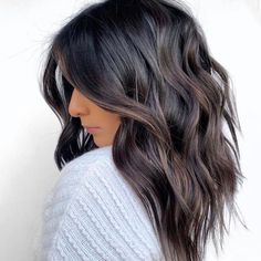 Wavy Hairstyles Medium, Long Face Hairstyles, Midlength Haircuts, Long Dark Hair, Looks Party, Mid Length Hair, Hair Toppers, Dark Brown Hair, Medium Length Hair Cuts