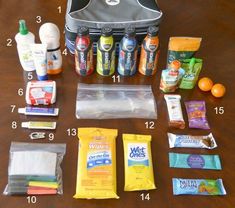 If your kids play sports, make sure you have everything you need for a full day of events with this list of items for your sports mom bag of essentials. Mom Bag Essentials, Sports Mom Bag, Sport Snacks, Sports Snacks, Softball Tournaments, Team Snacks, Baseball Tournament, Travel Baseball, Mom Bag