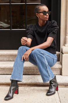 The Just Enough Puff Short Sleeve Sweatshirt in Black – Sold Out NYC Short Sleeve Sweatshirt, Sweatshirt Short Sleeve, Cotton Fleece, Sleeve Detail, Off Duty, Favorite Jeans, Puff Sleeve, Inside Out, Organic Cotton