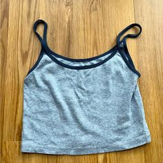 Brand New With Tags Brandy Melville Cropped Tank Top. Open To Offers. Brandy Clothes, Brandy Melville Summer, Tops Brandy Melville, Small Tank Tops, Fun Clothes, Pop Style, Summer Tank, Flowy Tank Tops, Summer Tank Tops