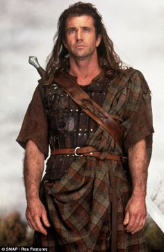 Lethal weapon: Mel Gibson as the legendary William Wallace in Braveheart Scottish Warrior, William Wallace, Men In Kilts, Mel Gibson, Kevin Costner, Sean Connery, Movie Costumes, Clint Eastwood, Classic Movies