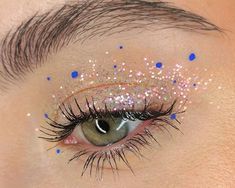 Birthday Eyeliner, Simple Creative Makeup, Pink Glitter Eye Makeup, Graphic Makeup, Glitter Eye Makeup, Glitter Eye, Edgy Makeup