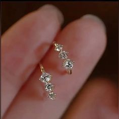 Delicate Hypoallergenic Stud Earrings With Shiny Cubic Zirconia Decor, Elegant Leisure Style Jewelry For Girls, Teen Earrings, Wedding Earrings Studs, Wedding Studs, Elegante Y Chic, Teen Jewelry, Daily Jewelry, Diamond Earring, Loop Earrings, Birthday Jewelry Gift