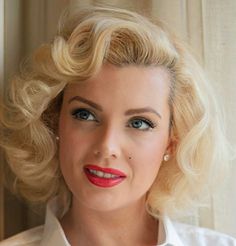 1950s Haircut Women, 50s Haircuts Women, 1950s Hair Short, Haircuts Vintage, 1950s Bob, Vintage Hairdos, Marilyn Hair, Easy 50s Hairstyles, Scarlet Hair