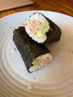 Sushi Aesthetic Tuna Sandwich, Tuna Sandwich Aesthetic, Tuna Aesthetic, Sushi Filling Ideas, Sushi Healthy, Avocado Sushi, Lunch Aesthetic, Yummy Sushi, Sushi Recipe