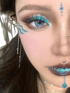 Shark Makeup, Holographic Eyeshadow, Fish Makeup, Alien Makeup, Crying Tears, Eye Makeup Designs, Mermaid Makeup