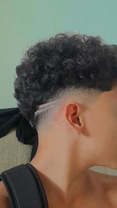 V Fade Curly Hair, Short Curly Hair Fade, Curly Hair Low Fade, Low Drop Fade Curly Hair, Burst Fade Curly Hair, Curly Haircut Men, Low Fade Em V, Low Fade Curly Hair, Best Hair Trimmer