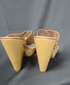 Tan leather upper Size: 7B Wood clog heel Hammered stud detail Cushioned footbed Ownership: Like new no signs of wear. signs of imperfection on sole. overall in great condition Clog Heels, Sweater Pants, Fedora Hat, Jessica Simpson, Ladies Day, Wedge Sandals, Tan Leather, Fedora, Clogs