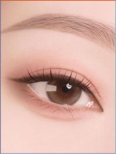 This post is about everything you need to know about natural Korean eye makeup look, including ways to achieve it and the best products that’ll transform your look effortlessly! Korean Eye Makeup Look, Natural Eye Shadow Looks, Makeup Look For Beginners, Korean Eyes, Natural Eye Shadow, Korean Eyeshadow, Eye Shadow Looks, Natural Eyeshadow Looks, Applying Eyeshadow