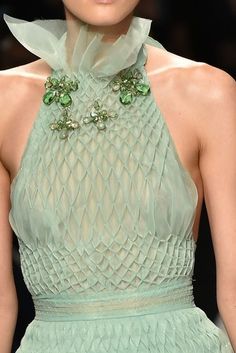 Smocking Fashion, Smocking Tutorial, Smocking Patterns, Couture Details, Clothing Details, Ermanno Scervino, Fashion Inspiration Design