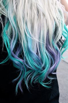 Blonde Dip Dye, Bubble Hair, Underlights Hair, Color Hairstyles, Dip Dye Hair, Colored Hair Tips, Hair Blond, Super Hair, Hair Color Blue