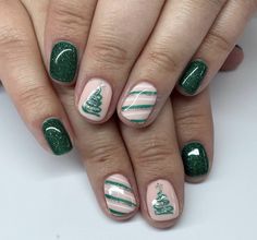 Christmas Nails Stripes, Christmas Manicure Ideas, Nails Gels, Festive Nails, Christmas Manicure