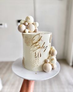 Nude baby shower cake Baby Gender Reveal Cake Ideas, Foto Gender Reveal, Baby Gender Reveal Cake, Reveal Cake Ideas, Gateau Baby Shower Garcon, Tort Special, Gender Reveal Cake Ideas, Vom Avea Un Copil, Baby Shower Cakes Neutral