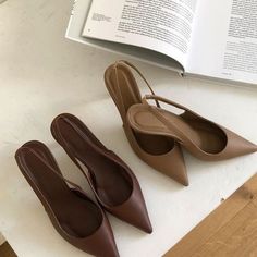 Heels Classy Low, Dressy Shoes, Chic Shoes, Fancy Shoes, Brown Shoes, Girly Shoes