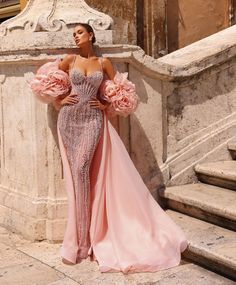 fashion outfits😍 Pink Couture, Couture Wedding Dress, Evening Gowns With Sleeves, Diy Wedding Dress, Mermaid Evening Gown, Exquisite Gowns, Sherri Hill Prom Dresses, Miss Dress, Couture Wedding