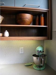 a white penny round tile kitchen backsplash in a soothing modern mid century kitchen. Modwalls ModDotz Porcelain Penny Round Tile | Marshmallow | Colorful Modern & Midcentury tile for bathrooms, kitchens, backsplashes, showers, floors, pools & outdoors. Penny Tile Backsplash, Hexagon Tile Backsplash, White Hexagon Tiles, Modern Kitchen Backsplash, White Pantry, White Porcelain Tile, Penny Round Mosaic, Black Interior Doors, Tiles Ideas