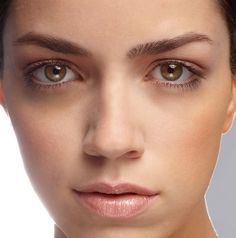 Top Natrual Remedies to Get Rid of Dark Circles Under Eyes Dark Spot Removal Cream, Dark Circle Remedies, Dark Circles Around Eyes, Natural Skin Care Remedies, Concealer For Dark Circles, Clear Skin Tips, Dark Under Eye, Dark Circles Under Eyes, Reduce Dark Circles