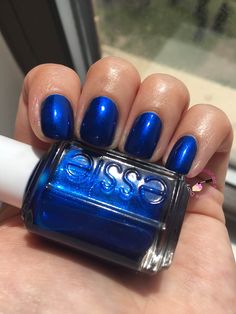 Aruba Blue Essie, Essie Aruba Blue, Blue Nails Polish, Nail Paint Shades, Pretty Nail Polish, Blue Nail Polish, Neon Nails, Nail Paint