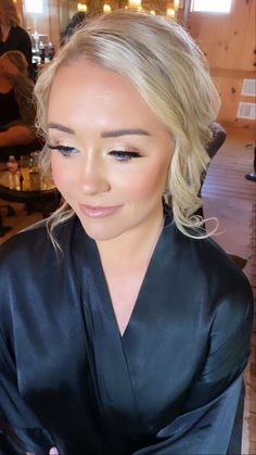 Natural Glam Makeup Hooded Eyes, Bridesmaid Makeup Light, Valima Hairstyle, Glowy Bridal Makeup, Eugene Wedding, Wedding Makeup Bride