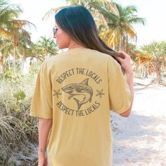 "Ocean Beach Comfort color shirt, Preppy shirt, Siesta Beach shirt, Aesthetic clothes, Trendy clothing, Oversize shirt, Ocean beach shirt Sorority Sweatshirts: https://etsy.me/360xXMs Sorority Hoodies: https://etsy.me/3K6fm00 Sorority Accessories: https://etsy.me/30SCQVv Sorority Shirts: https://etsy.me/34dVqt9 💡 HOW TO PLACE YOUR ORDER: 1. Please Check and Review all the Photos 2. Select your Shirt Color and Size from drop down menu 3. Choose your Quantity as much as you want 4. Click \"Add To Cotton T-shirt With Shark Design For Summer, Casual Cotton T-shirt With Shark Design, Summer Short Sleeve T-shirt With Shark Design, Casual Short Sleeve Shark Design Tops, Casual Short Sleeve T-shirt With Shark Design, Casual Short Sleeve Top With Shark Design, Casual Summer T-shirt With Shark Design, Y2k Short Sleeve Beach Tops, Summer T-shirt With Shark Design, Short Sleeve