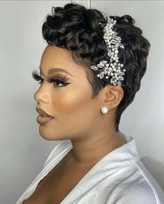 Black Bridal Hairstyles, Messy Bridal Bun, Short Bridal Hairstyles, Black Bridesmaids Hairstyles, Bridesmaids Hairstyles, Hairstyle Updo, Short Hair Bride, Black Wedding Hairstyles, Bridal Bun