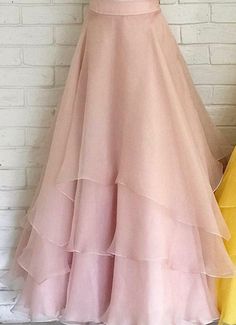 Indian Organza Outfits, Organza Skirts For Women, Organza Skirt Top Designs, Organza Skirt Design, Crop Tops Designs For Lehenga, Organza Skirt And Crop Top Indian, Lehenga Designs Latest For Teenagers, Lehenga Skirt Designs, Organza Skirt Top