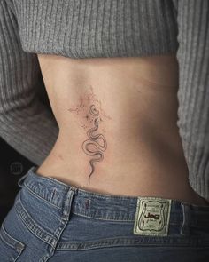 Lower Back Tattoo Feminine Anchor Tattoo, Back Tattoo Ideas, Classy Tattoos For Women, Lower Back Tattoo, Korean Tattoo Artist, Dove Tattoos, Anchor Tattoo Design, Tattoo Couple, Girl Back Tattoos