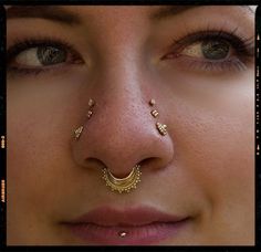 Septum Piercing - Piercing - Piercings idea Piercings Idea, High Nostril Piercing, Double Nose Piercing, Body Vision Los Angeles, Nostril Piercing, Smiley Piercing, Face Piercings