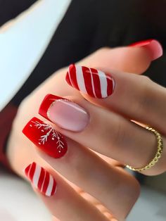 Valentine Nails, Manicure Tips, White Nail, Stick On Nails, Christmas Nail, Christmas Nail Art